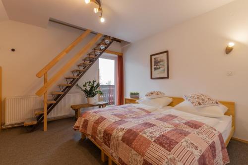 容姿樂公寓酒店 (Apartments Rozle) in 克朗傑斯卡哥拉