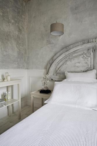 White Home - image 10