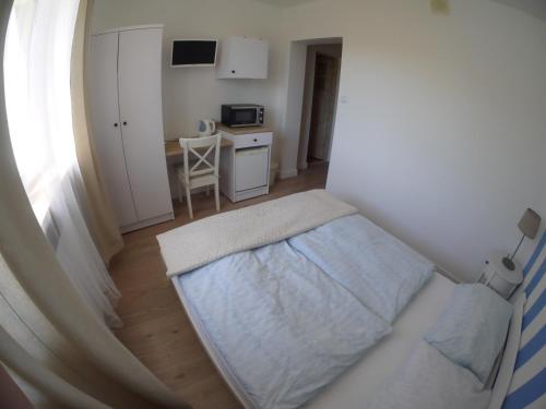 1 double bed