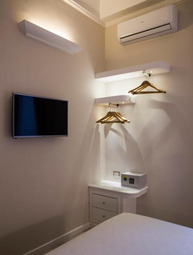 Royal Rooms Luxury Suite - image 5