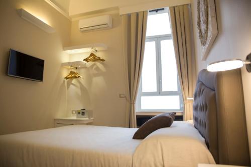 Royal Rooms Luxury Suite - image 7
