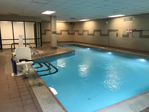 Ariel Broadway Hotel in Lorain, USA