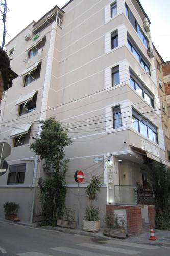 Freddy's Hotel - image 12