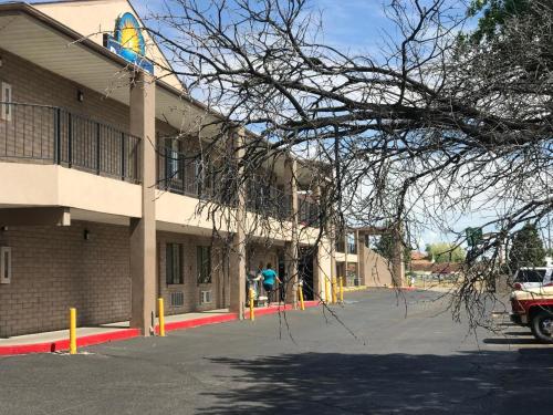 Go2 Inn & Suites By Relianse -Albuquerque