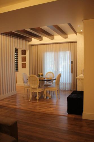 Alpen Hospedagem in Treze Tílias