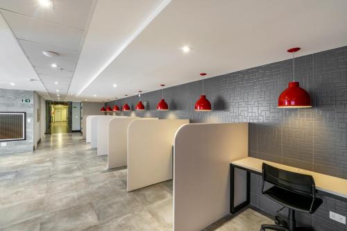 Studio Moscow - Central - AYN007