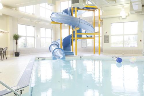 Úszómedence, Vegreville Suites in Vegreville (AB)