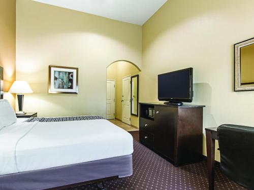 La Quinta by Wyndham Houston New Caney - image 2