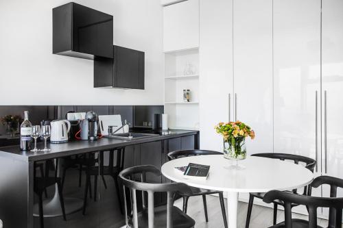 Apartamenty Sky Tower z Jakuzzi Przy Oknie by BQQK, Breslau (Foto 9)