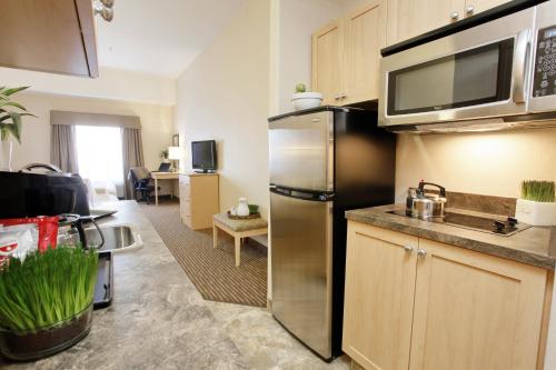 Konyha, Vegreville Suites in Vegreville (AB)