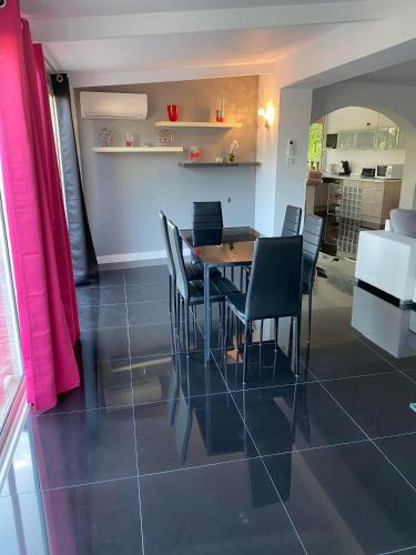 CAVALIERE APT 125M2 PISCINE 5