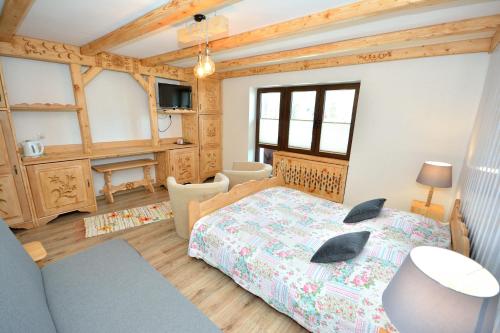 Family Room with Mountain View