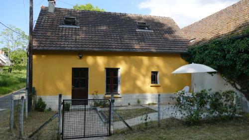 La Maison Jaune à 12min du ZooParc de Beauval 2-6pers gîte à louer Villentrois