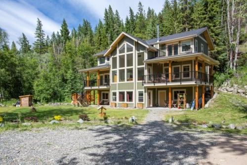 Peaks Bed and Breakfast - Accommodation - Sun Peaks