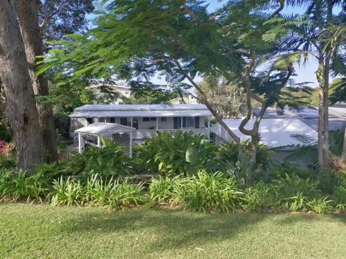 Sapphire Beach Pet Friendly Beach 5 minute walk