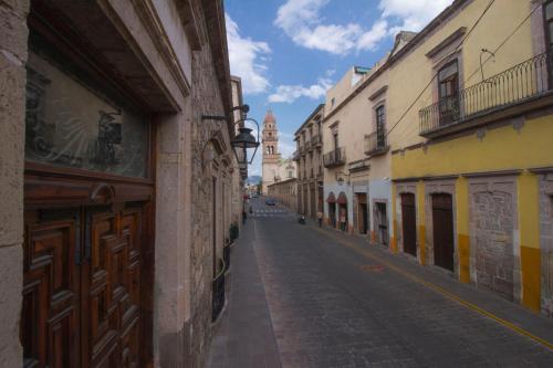 256015769 NaNa Vida Hotel Morelia