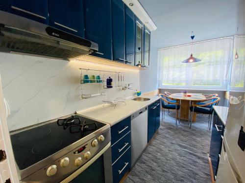 Apartment 8 - image 6