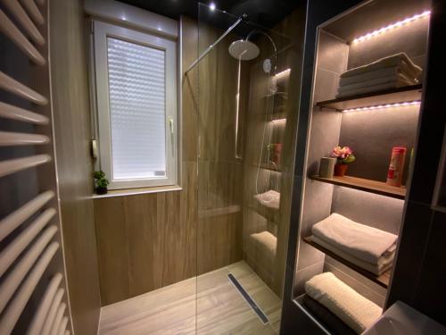 Apartment 8 - image 4