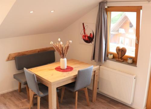 Wohnung #6 mit Balkon in ruhiger aber zentrale Lage - Stadtbus vor der Tür!, Lindau (Foto 2)