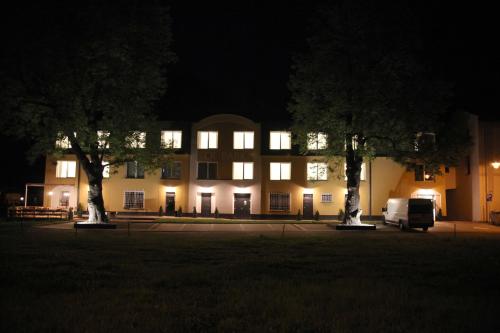 Hotel CK Park - image 9
