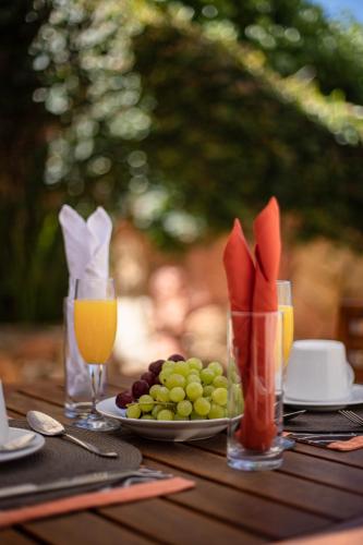Simon's Town Guest House - Food and beverages
