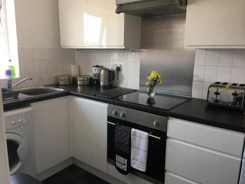 Eaton Ford Green Apartment - image 11