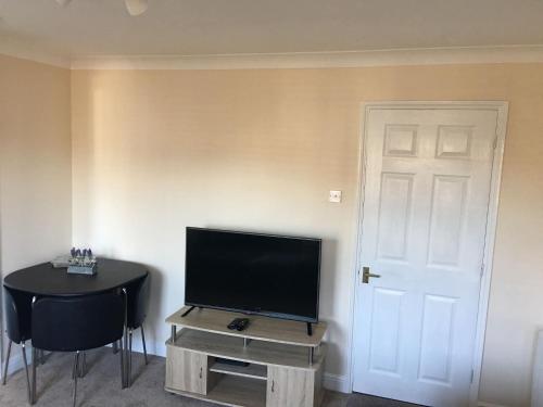 Eaton Ford Green Apartment - image 5