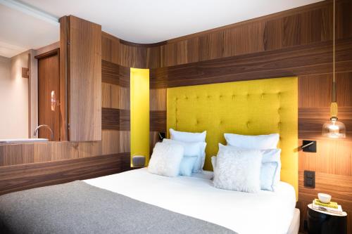 2 twin beds