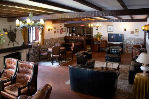 바/라운지, Rainha Santa Isabel - Obidos History Hotel in 오비두스