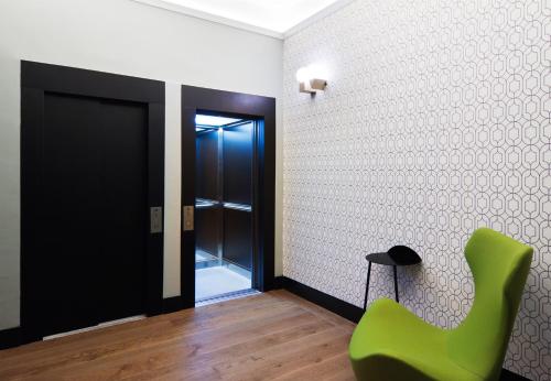 One Shot Palacio Reina Victoria 04 - image 11