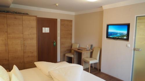Comfort Double Room with Lake View 1