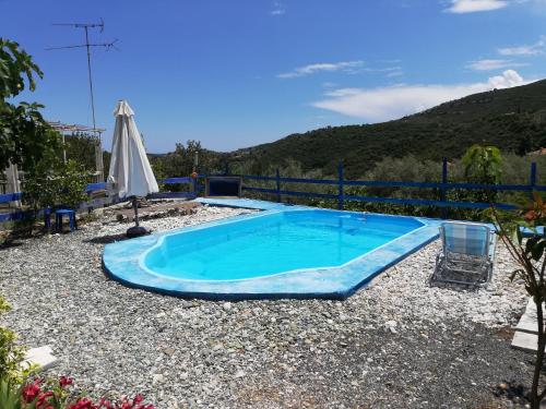 Leonidio small hause with swimming pool