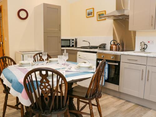 Meadow View - image 3