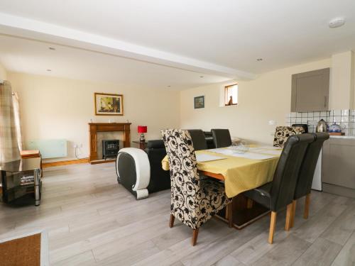 Mulberry Manor - image 7
