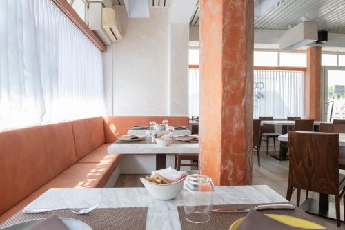 摩登加尼旅館 (Garni Moderno) in 貝林佐納