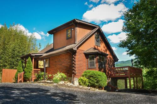 Gatlinburg - Moonlight Mountain Views