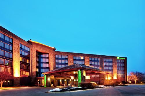 Holiday Inn Chicago Nw Crystal Lk Conv Ctr by IHG - Hotel - Crystal Lake