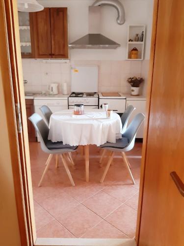 Apartments Deranja - image 10