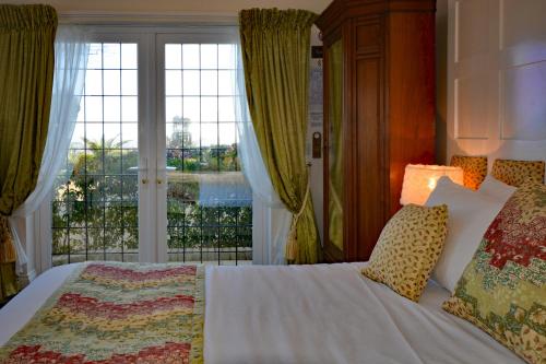 Haven Hall Hotel - main image