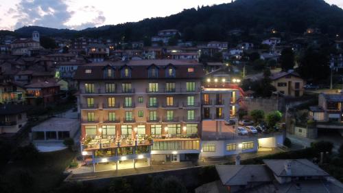 HOTEL COLLI FIORITI - Hotel - Nebbiuno