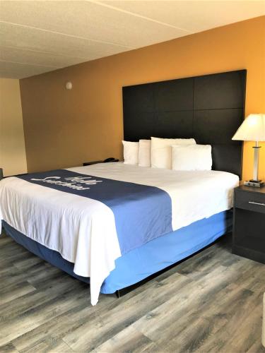 Studio Suite with Two King Beds - Non-Smoking