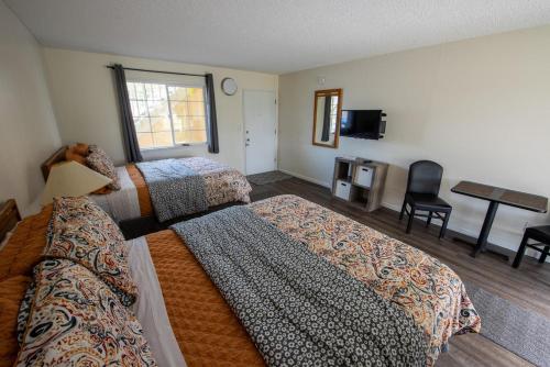2 queen beds