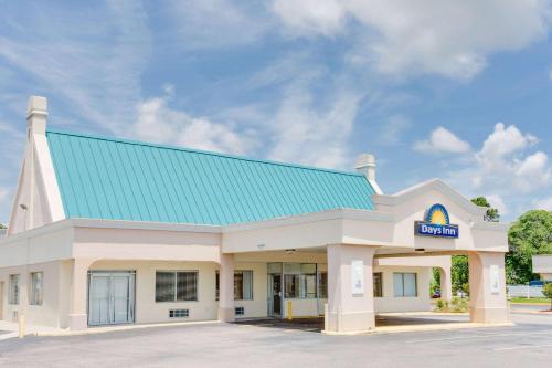 Days Inn by Wyndham Chester in Chester, USA