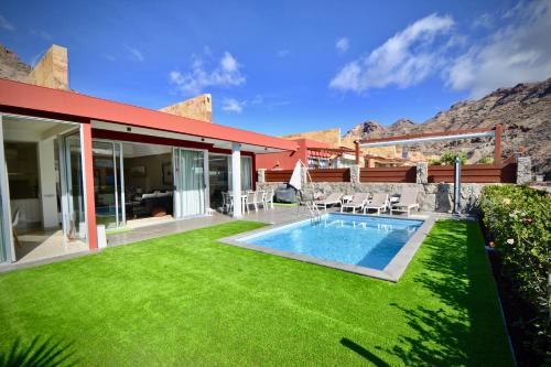 Villa Katarina in beautiful Tauro with private heated swimming pool