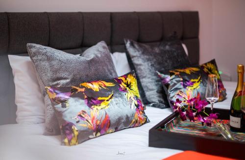 Charles Alexander Short Stay - Windmill House Apartments 1