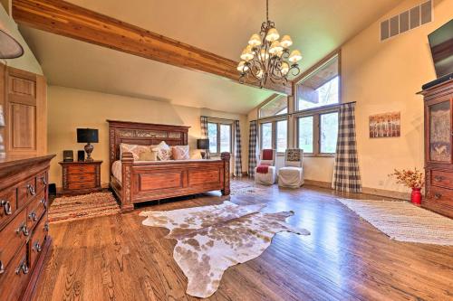 Luxe Sun Valley Retreat with Hot Tub, 3 Mi to Resort!