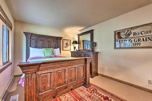 Luxe Sun Valley Retreat with Hot Tub, 3 Mi to Resort!