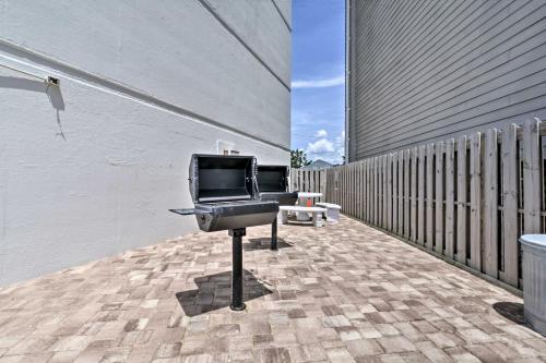 Family-Friendly Garden City Beach Getaway! - image 5