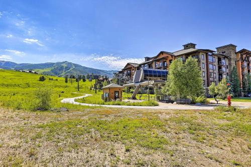 Studio w and Resort Hot Tub and Winter Gondola Access!