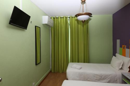 Twin Room with Shared Bathroom image 10